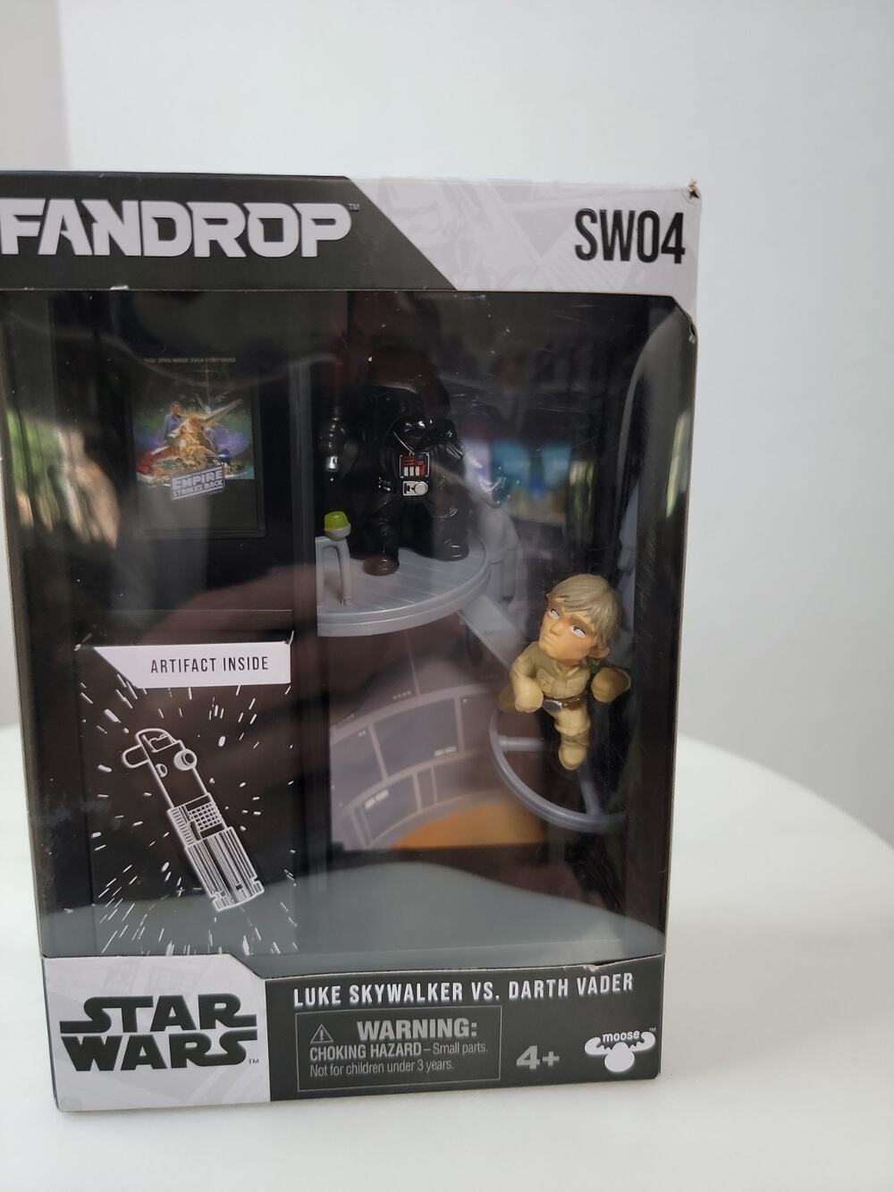Fandrop STAR WARS Luke Skywalker vs Darth Vader SW04 posed figure Diorama